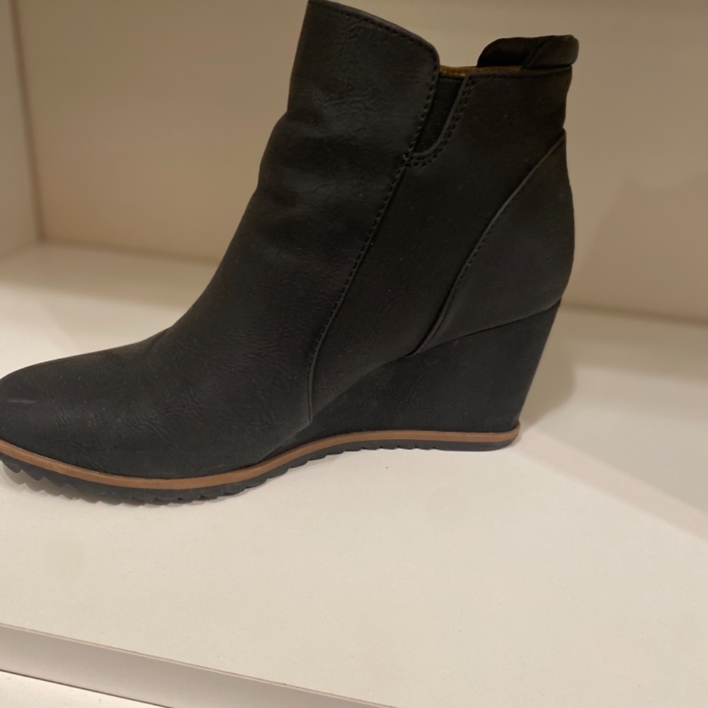 Boots - Picture 5 of 5
